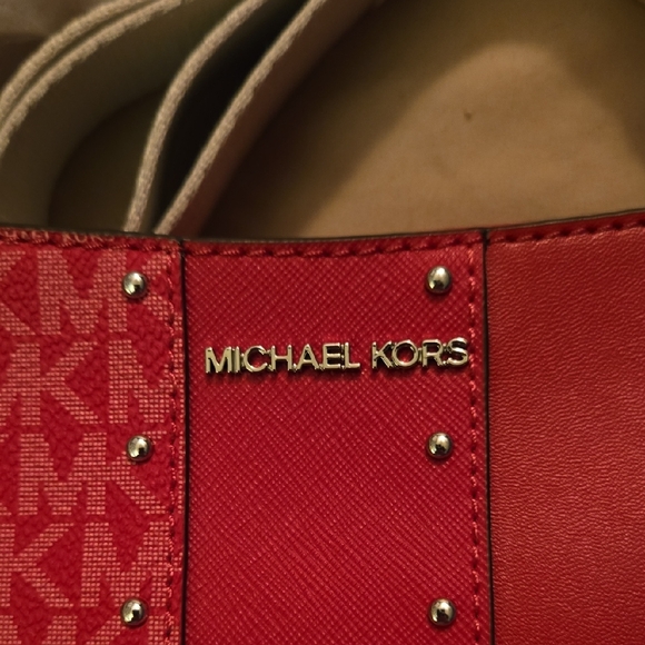 NWT Michael Kors Pink Crossbody Bag with Stud Accents - Picture 2 of 8